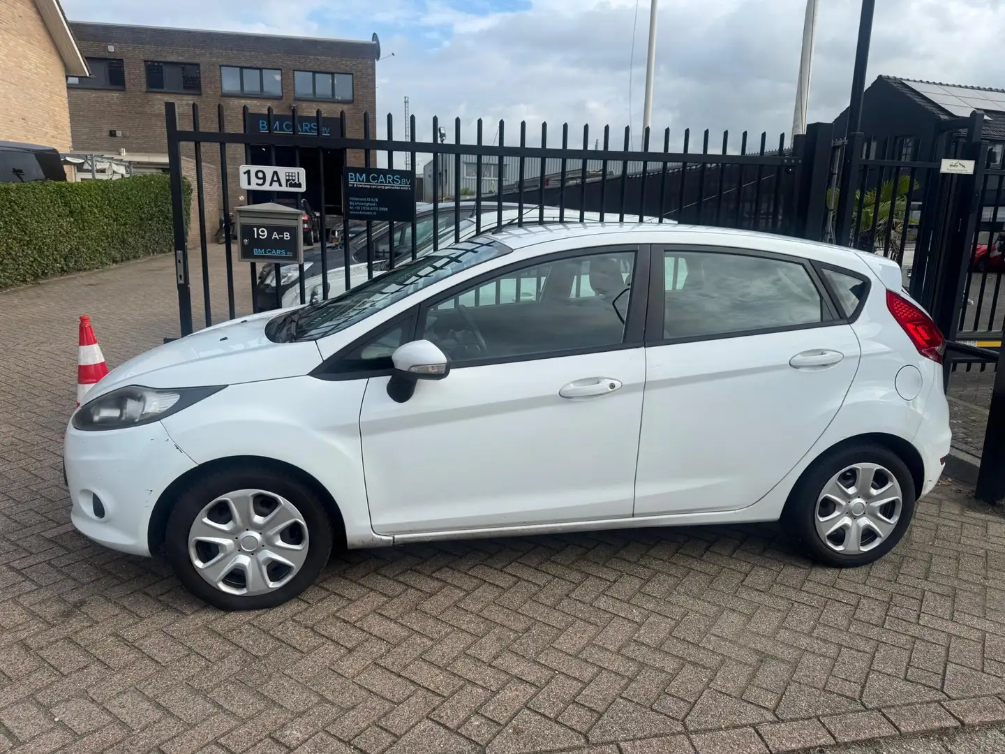 Ford Fiesta 1.25 Trend Airco 5 Deurs,Nieuwe APK Wit - 2