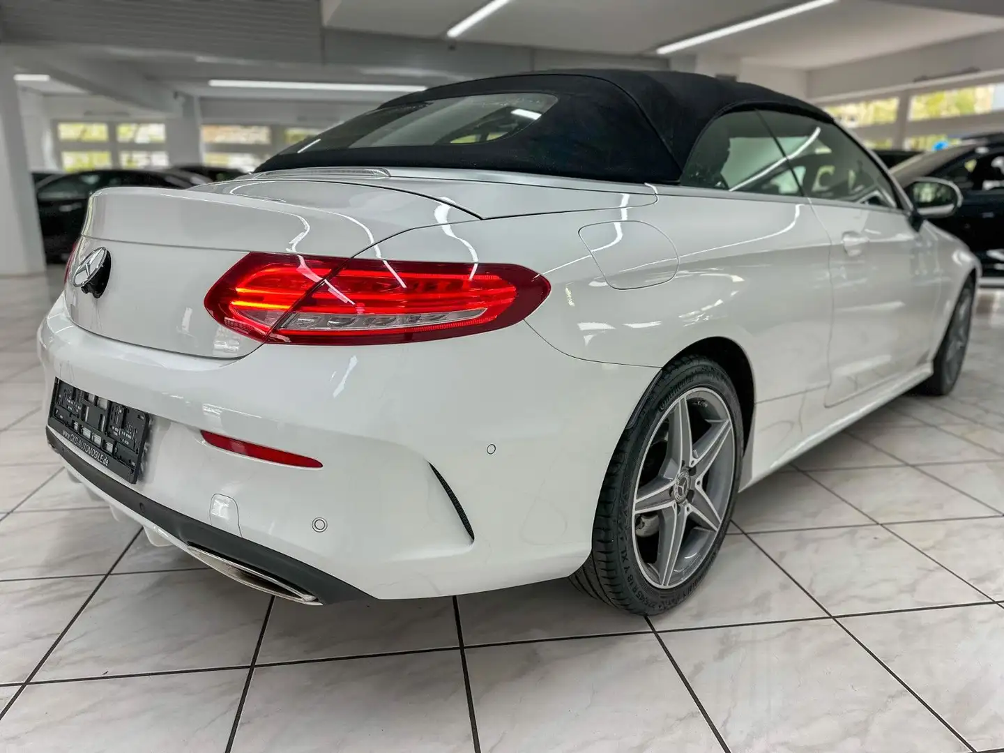 Mercedes-Benz C 180 Cabrio AMG-Line*Kamera*LED*Airscarf Weiß - 2
