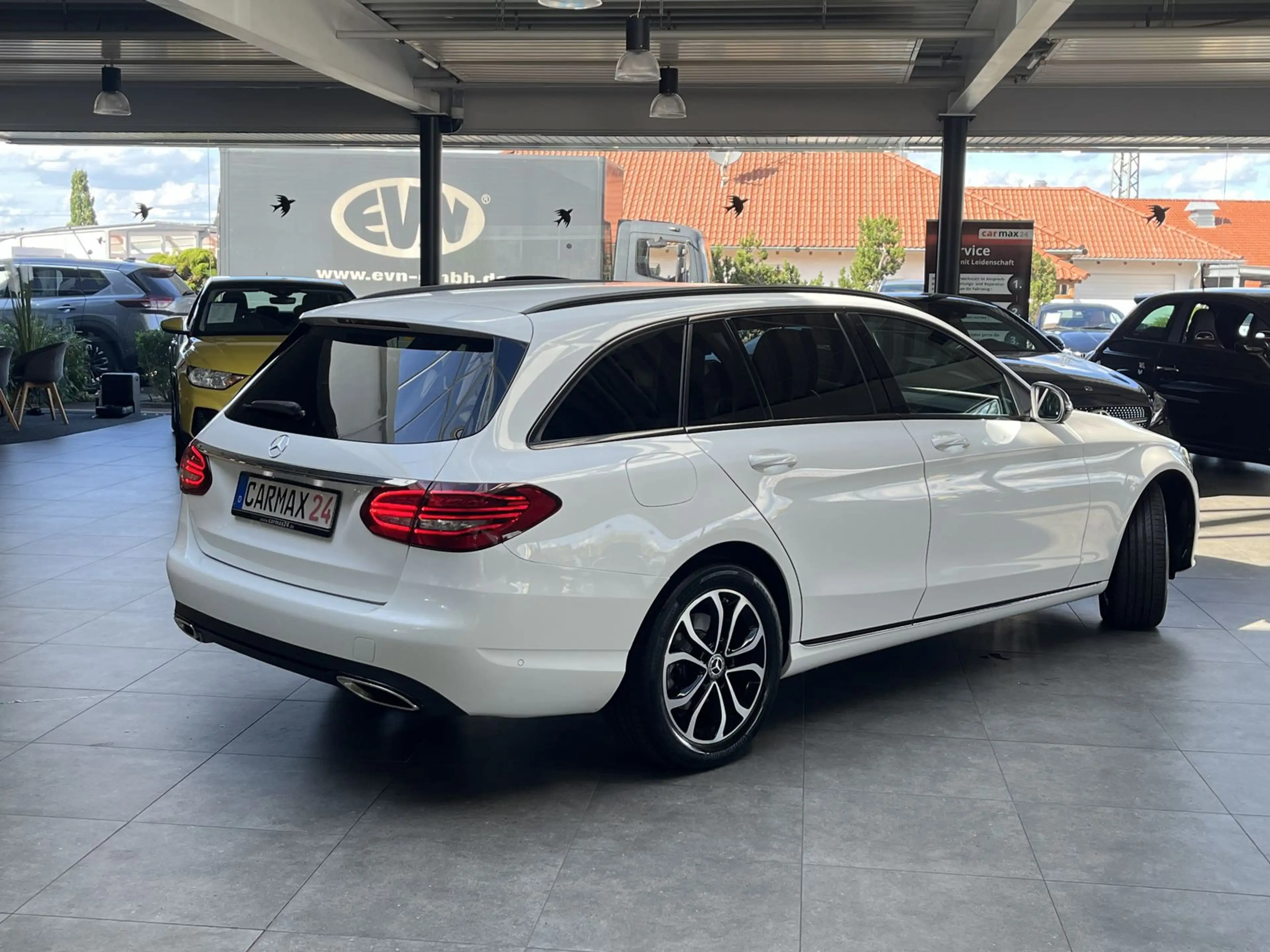 Mercedes-Benz C 180 C C 180 CGI Aut Avantgarde Night-Paket Navi LED — photo 2