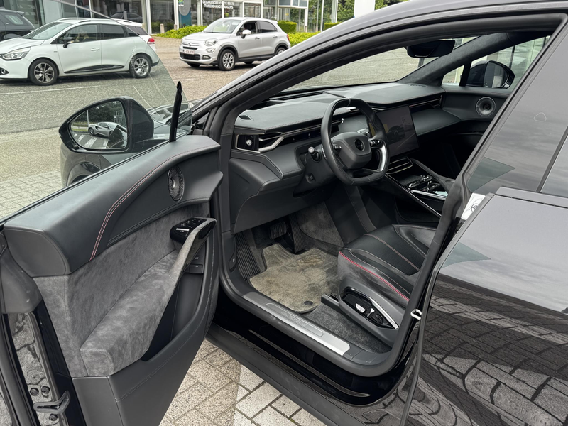 Lotus Eletre BEV 450kW — photo 20
