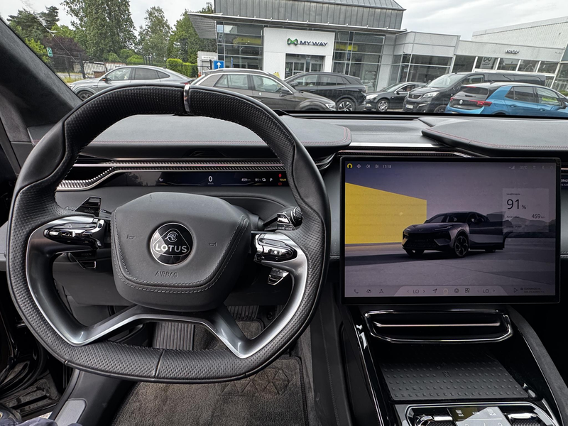 Lotus Eletre BEV 450kW — photo 26