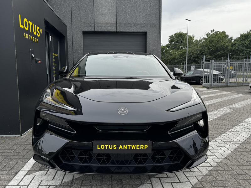 Lotus Eletre BEV 450kW — photo 2