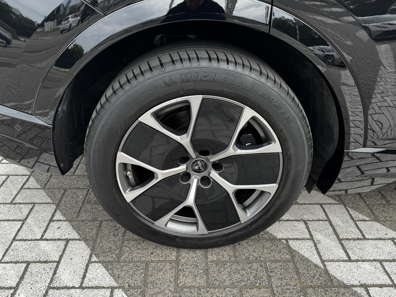 Lotus Eletre BEV 450kW — photo 29