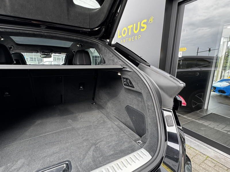 Lotus Eletre BEV 450kW — photo 12