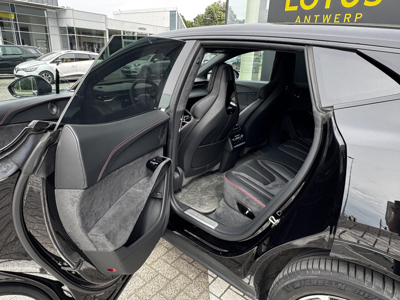 Lotus Eletre BEV 450kW — photo 23