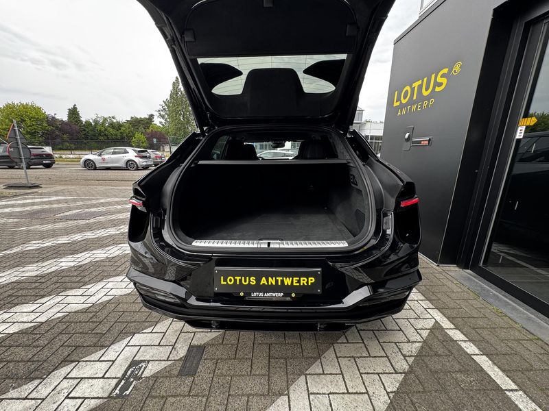 Lotus Eletre BEV 450kW — photo 10