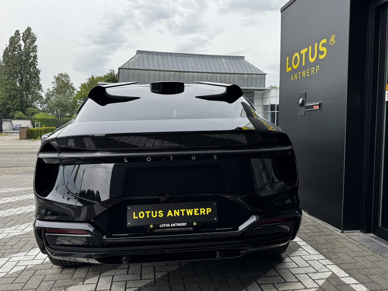 Lotus Eletre BEV 450kW — photo 5