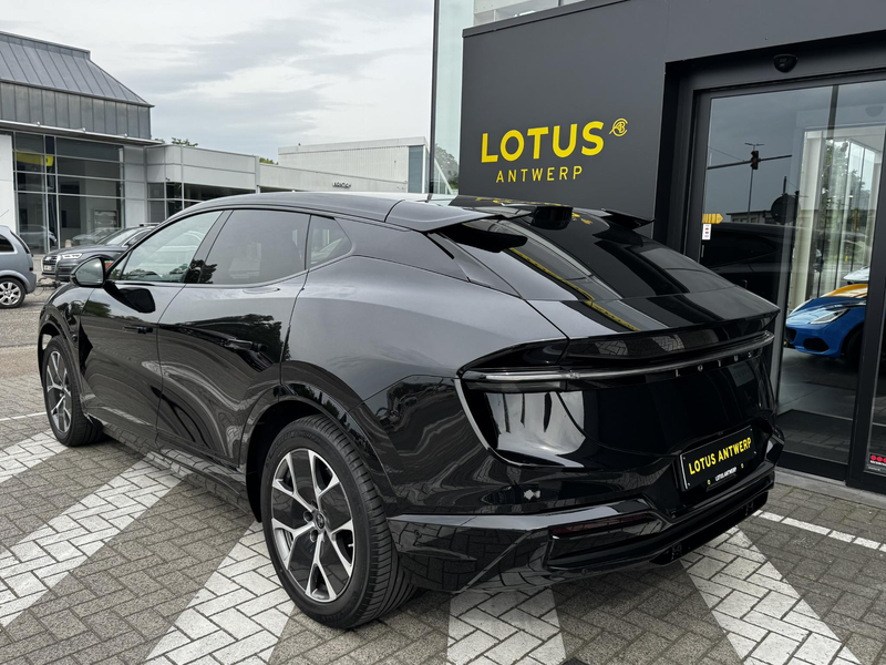 Lotus Eletre BEV 450kW — photo 4