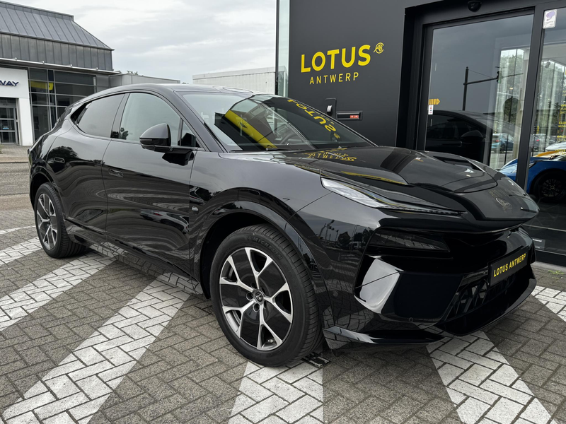 Lotus Eletre BEV 450kW — photo 9