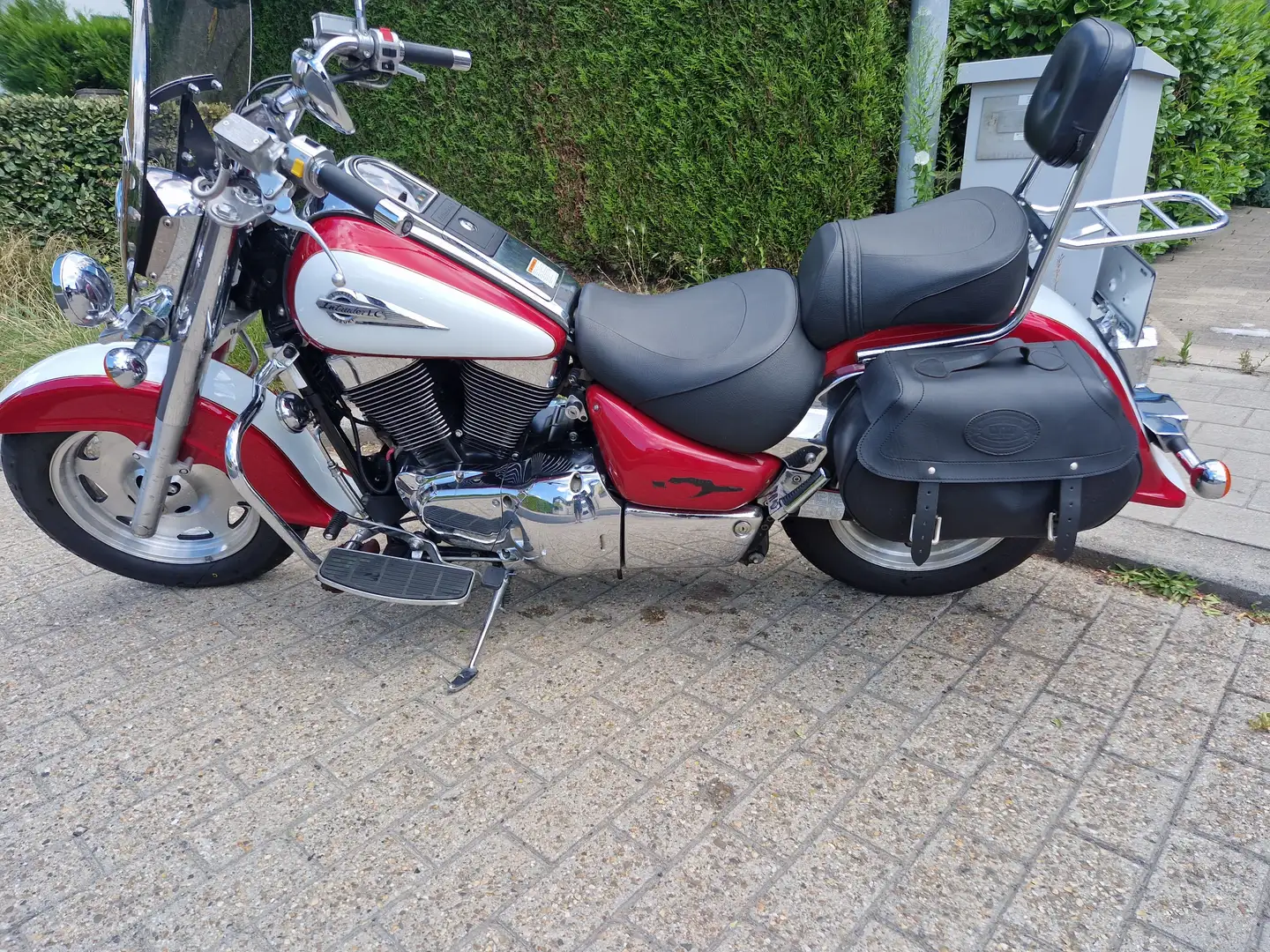 Suzuki Intruder C Suzuki LC 1500 INTRUDER Rood - 1