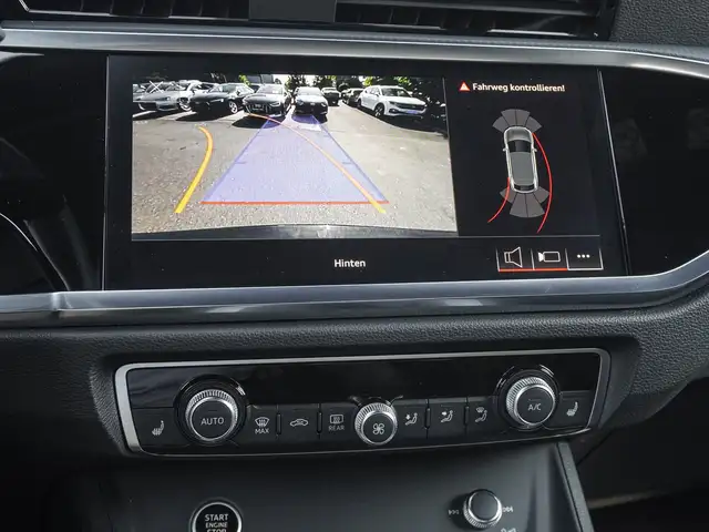 Audi Q3 view 13