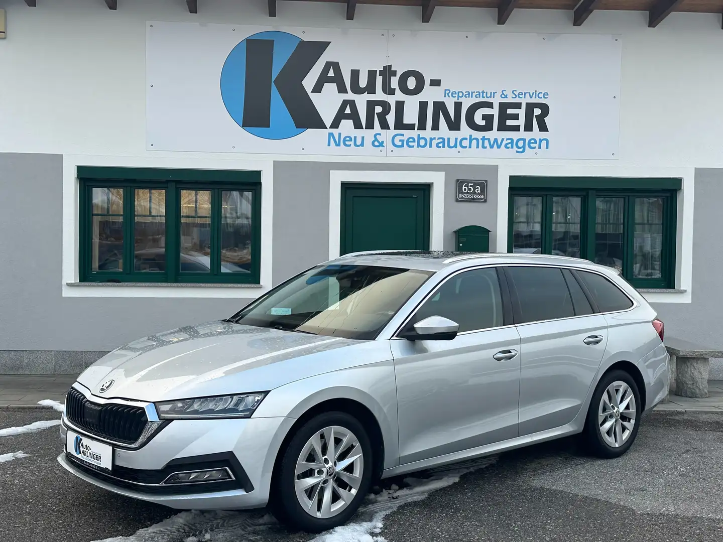 Skoda Octavia Combi 2,0 TDI 4x4 Style DSG Silber - 2
