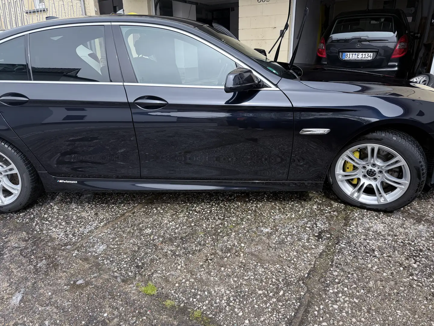 BMW 528 528 i Schwarz - 2