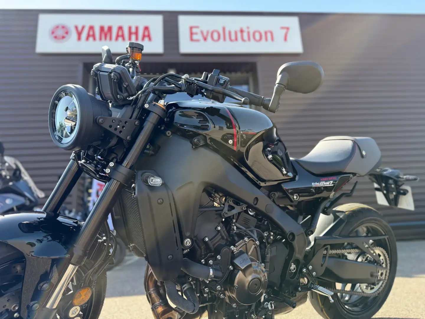 Yamaha XSR 900 Noir - 2