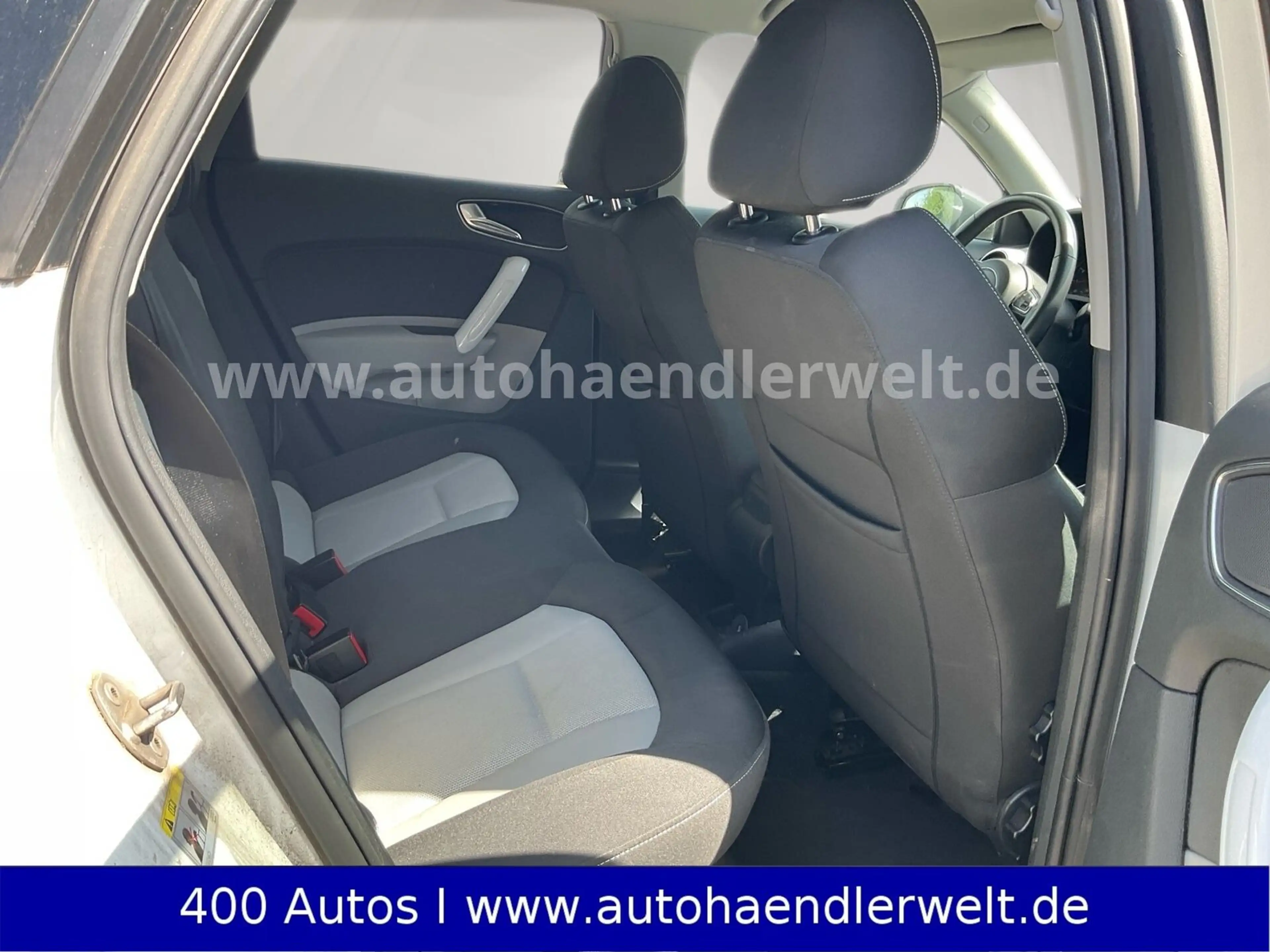 Audi A1 Sportback 1.4 TFSI Automatik Xenon NAVI SHZ P — photo 12