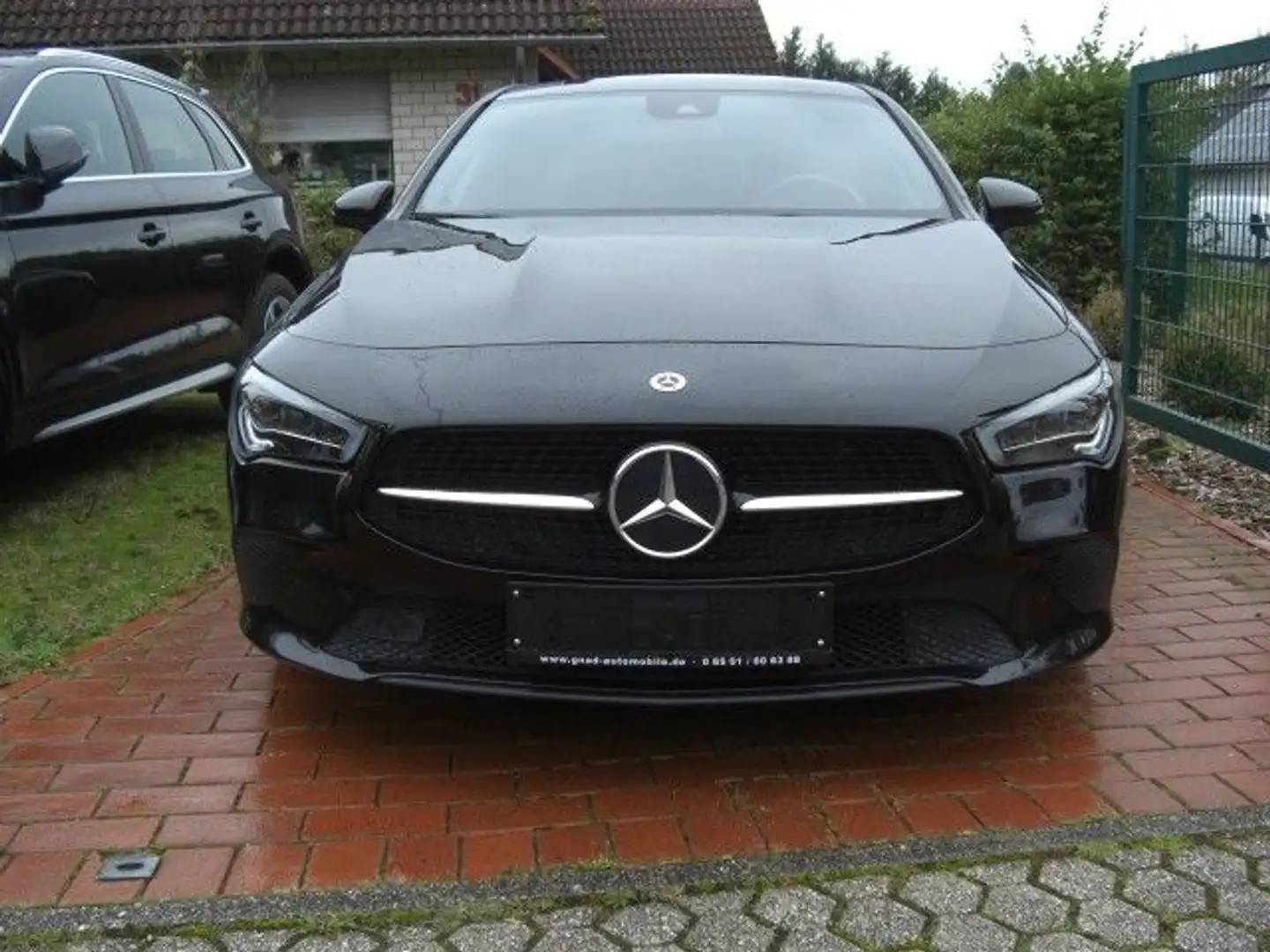 Mercedes-Benz CLA 200 Vollleder, Navi, PDC v u Schwarz - 2