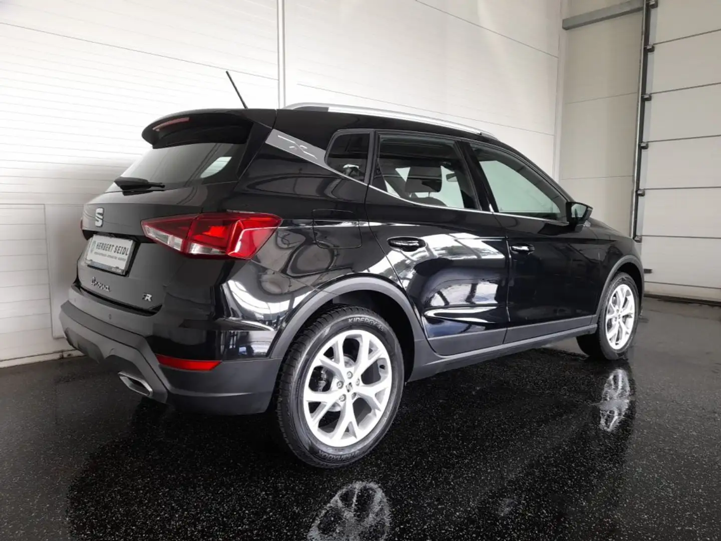 SEAT Arona FR-LINE 1,5 TSI DSG *VOLL-LED / VIRTUELL / NAVI / TEMPOMAT / PDC / SHZG / SPURHALTEASSIST* Schwarz - 2