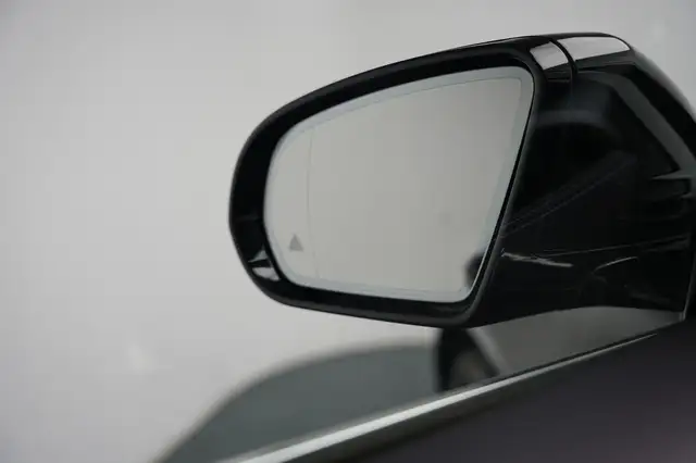Mercedes-Benz 300 view 10