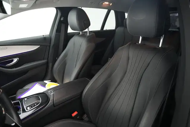 Mercedes-Benz 300 view 14