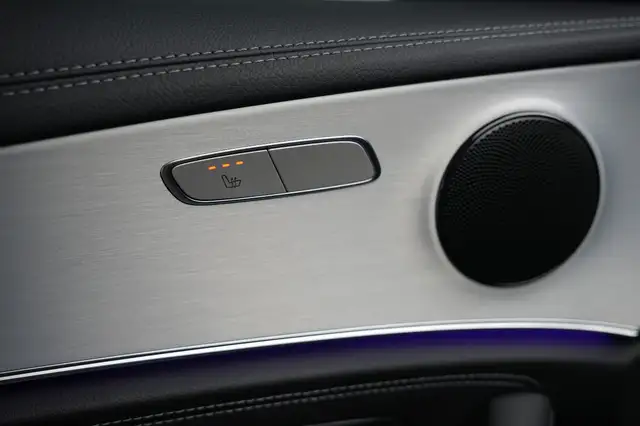 Mercedes-Benz 300 view 13
