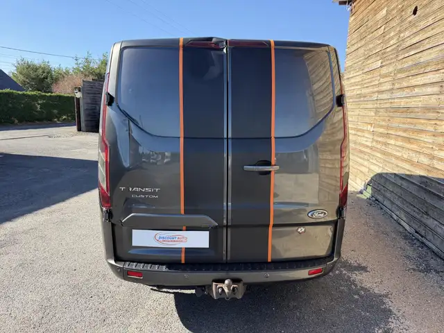 Ford Transit view 4