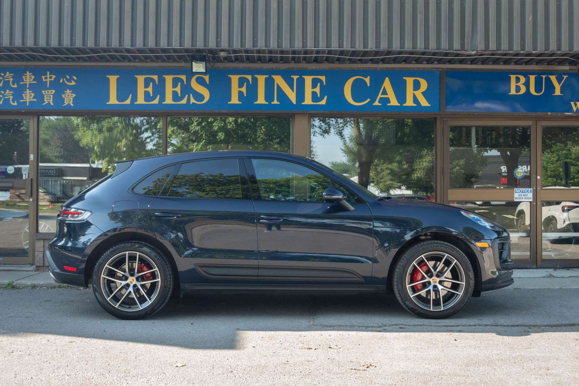2022 Porsche Macan S | CarFax Clean thumb 7
