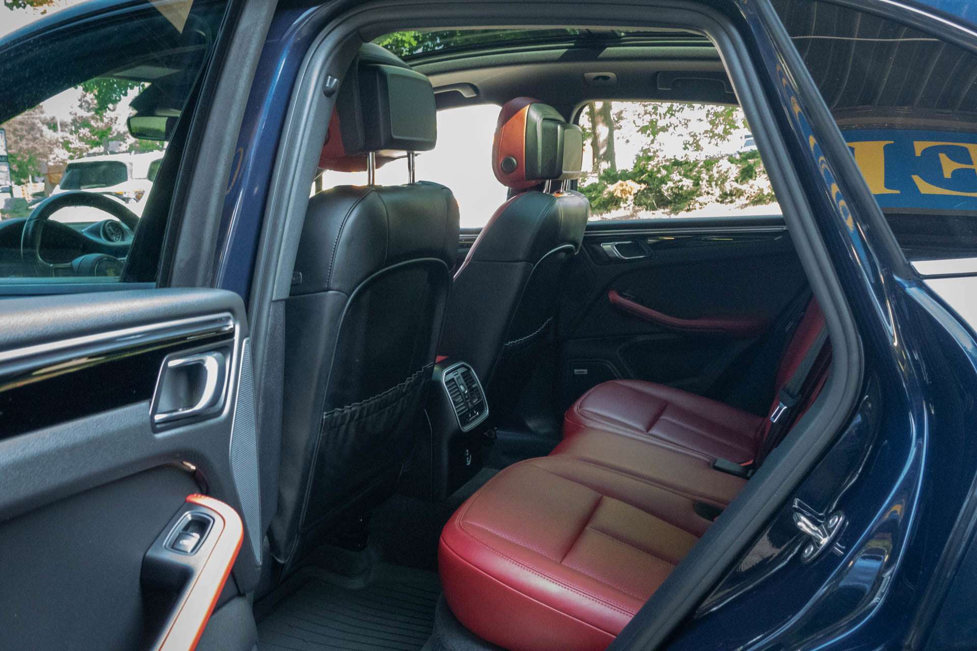 2022 Porsche Macan S | CarFax Clean thumb 40