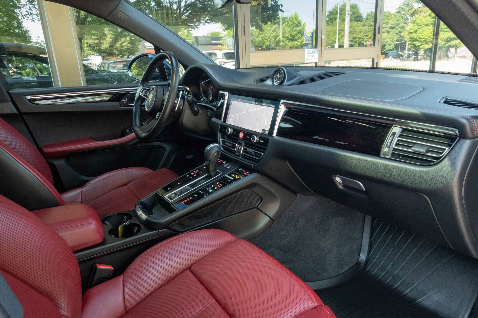 2022 Porsche Macan S | CarFax Clean thumb 21