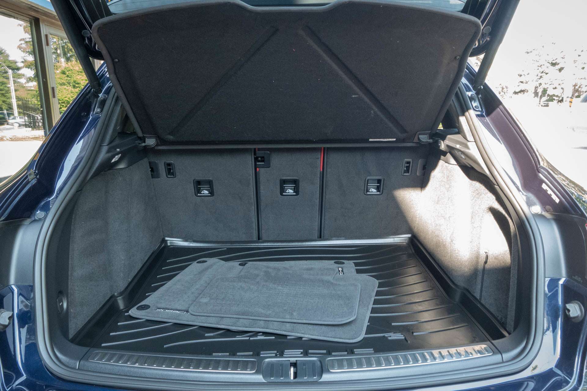2022 Porsche Macan S | CarFax Clean thumb 43