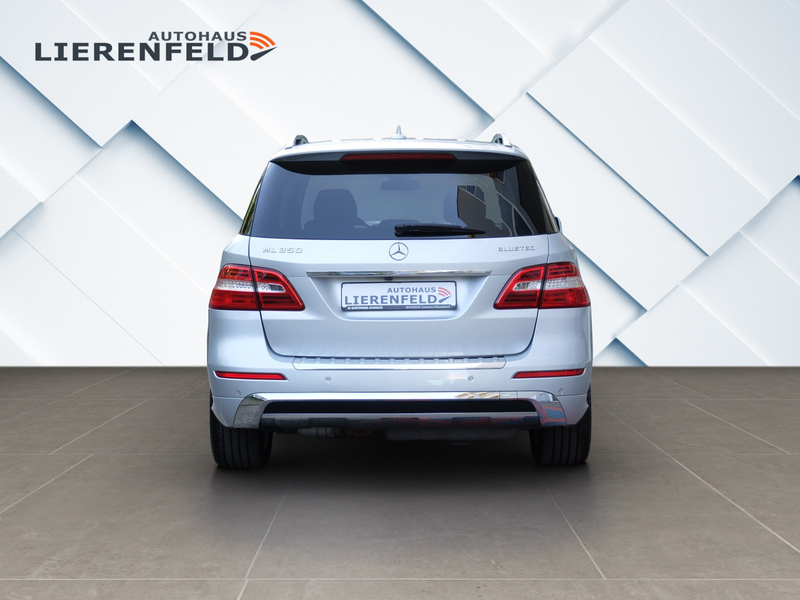 Mercedes-Benz ML 350 CDI AMG Line 1.Hand wie neu — photo 7