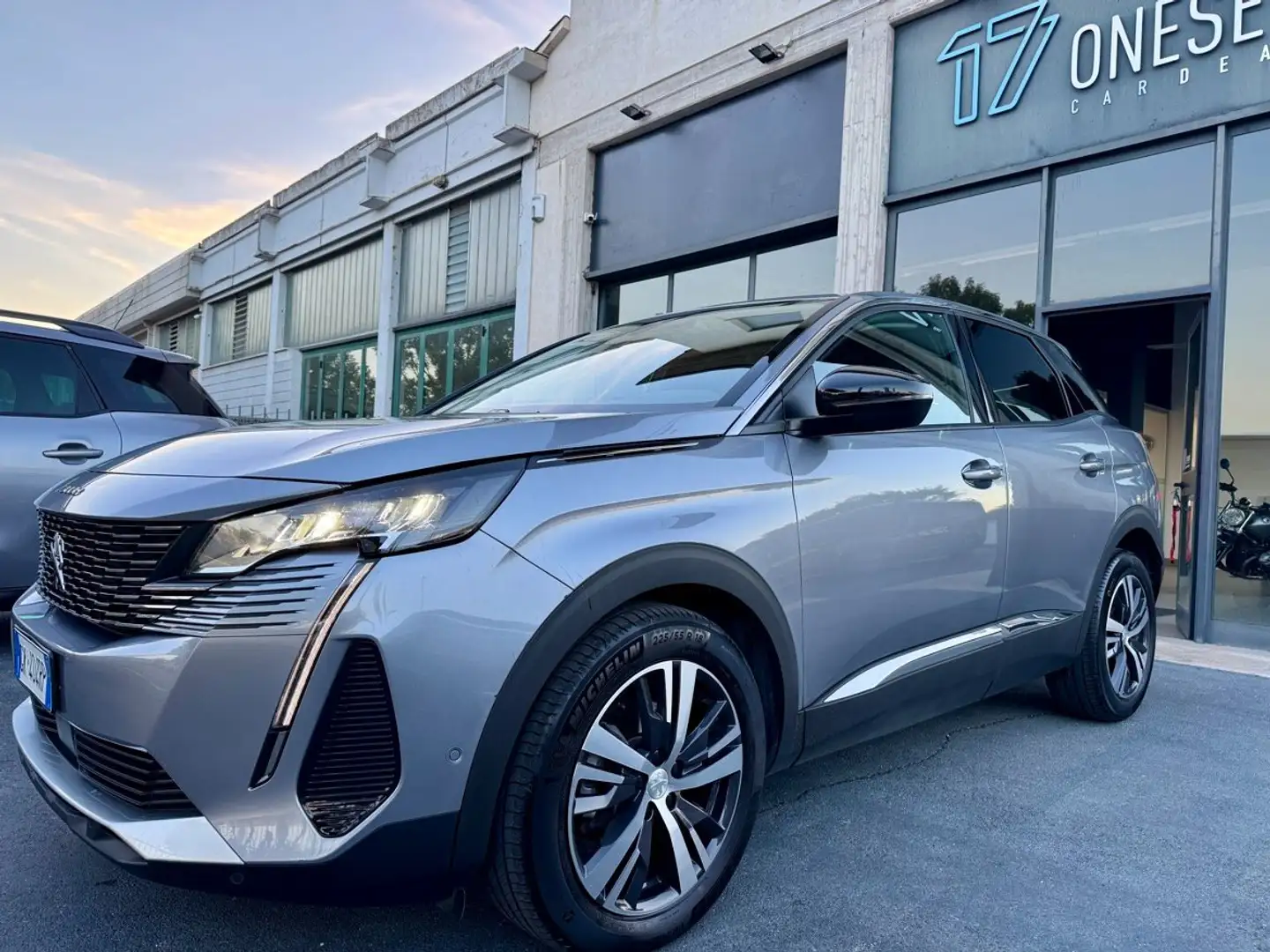 Peugeot 3008 1.5 bluehdi Allure Pack s km 44000 Grigio - 1
