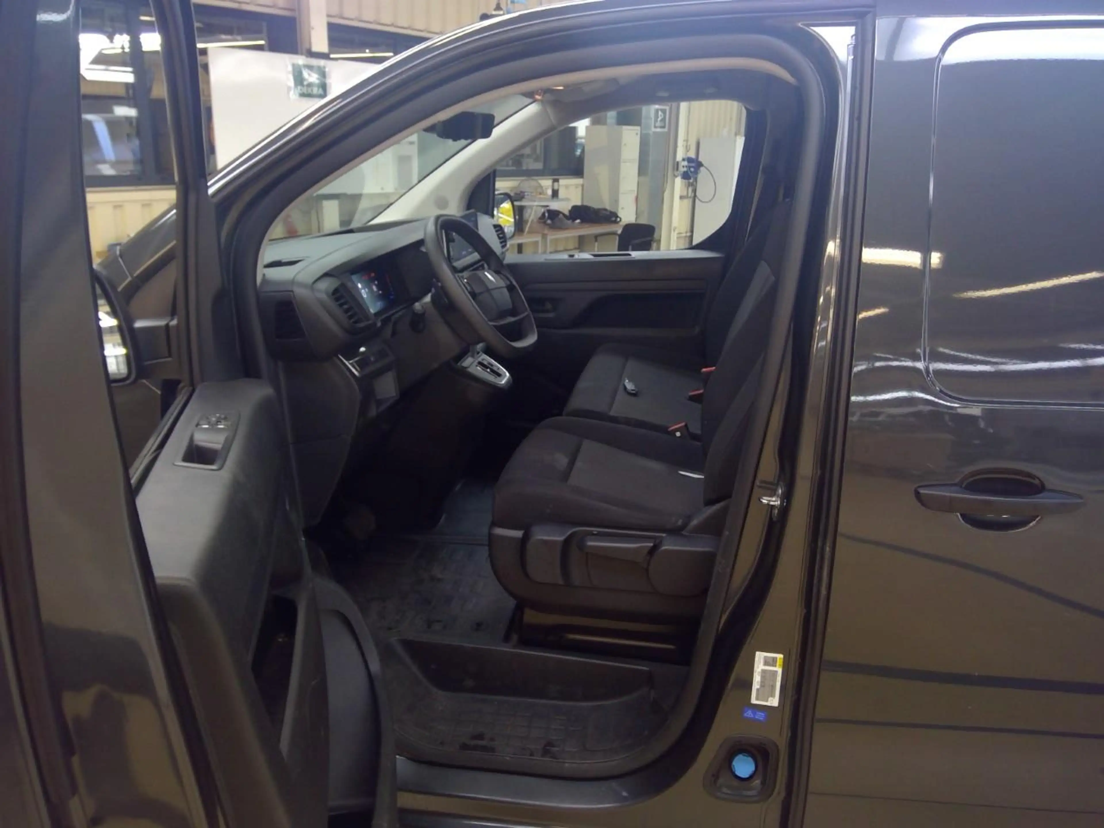 Peugeot Expert 2.0 BlueHDI 145pk EAT8 S&S L3 Long | Automaat | Na — photo 6