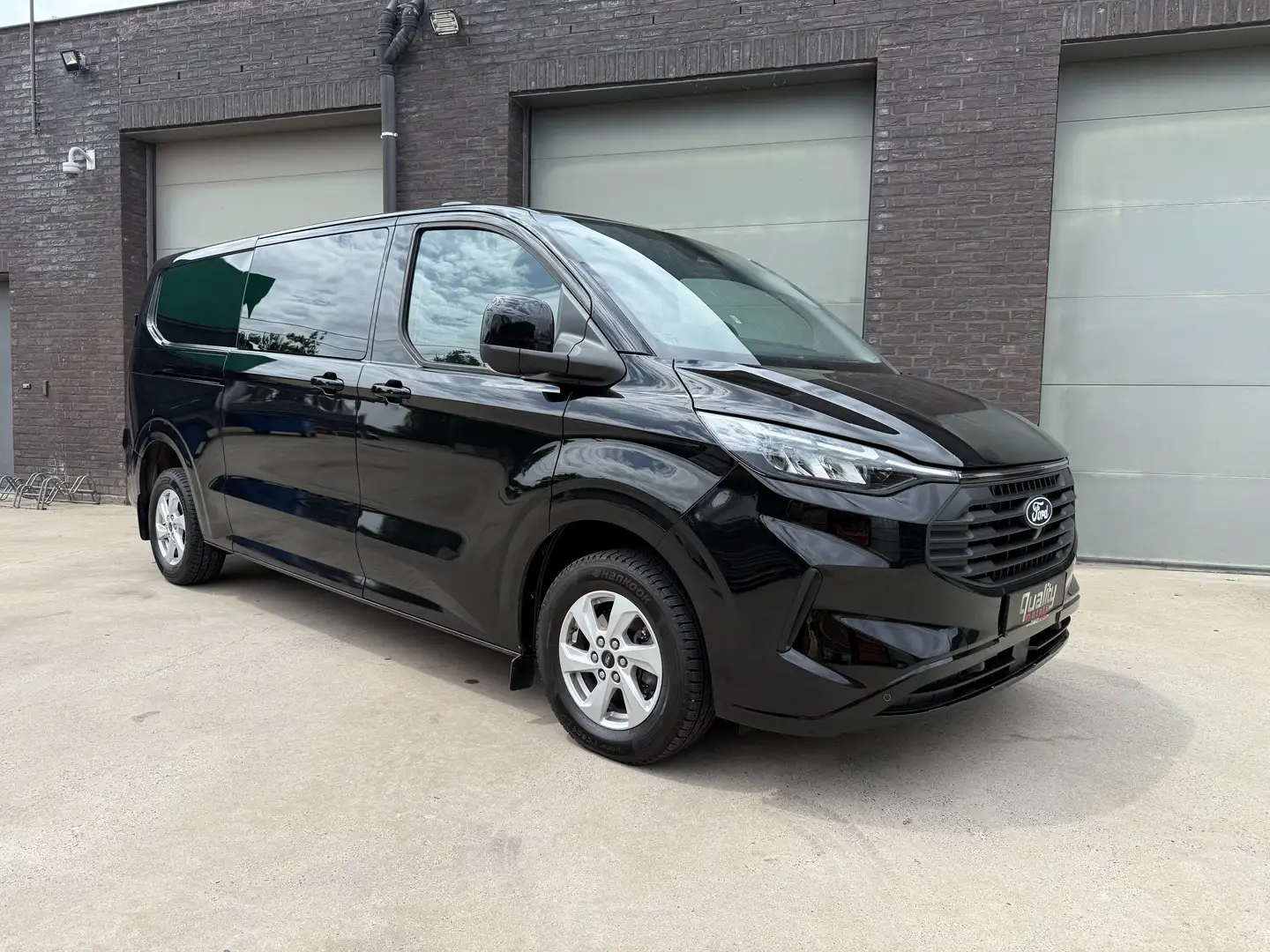 Ford Transit Custom Transit Custom - L2H2 - Trend- DUBBLE CABINE - Zwart - 1