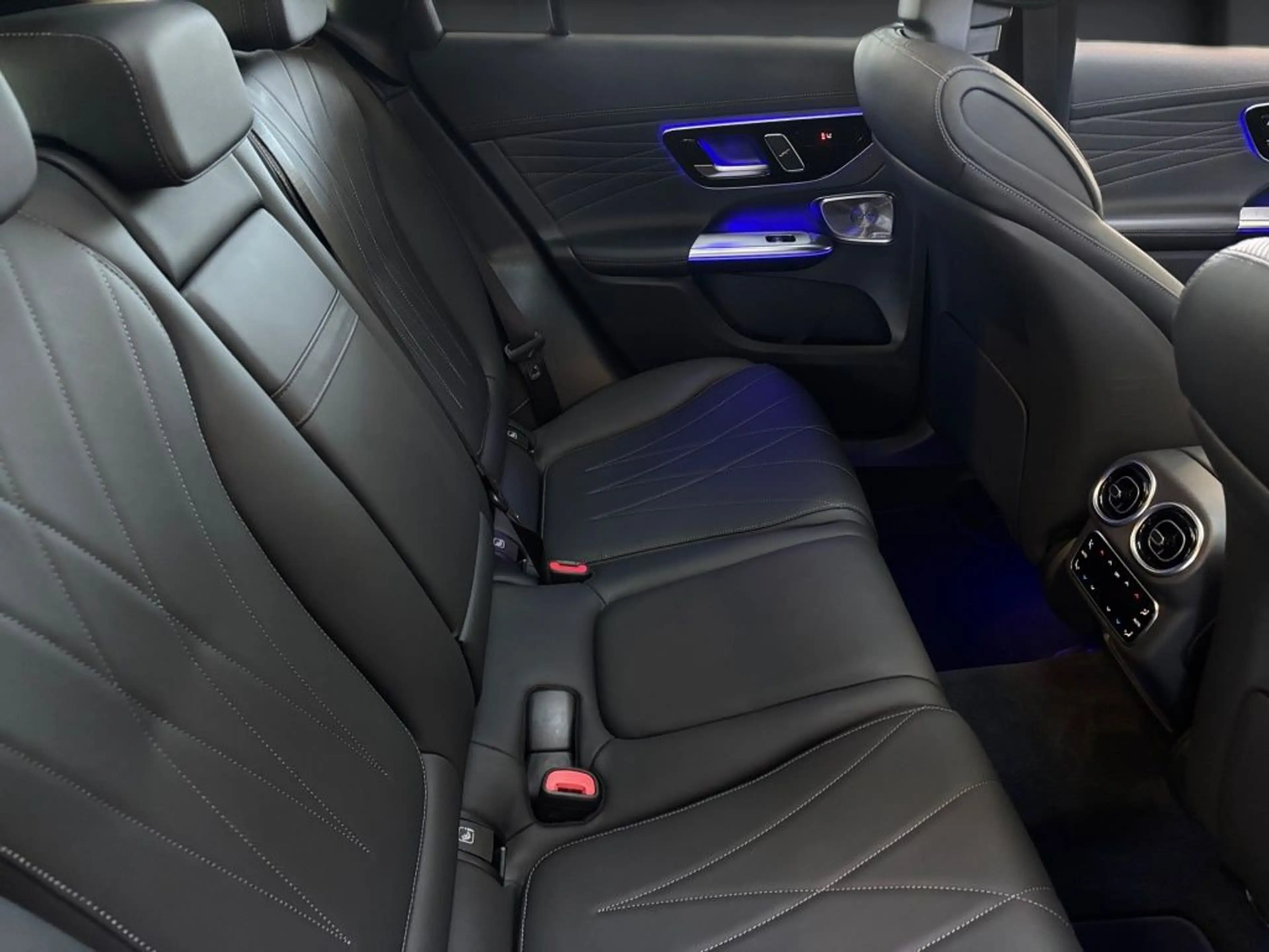 Mercedes-Benz GLC 400 e 4M AMG+LEDER+AHK+PANO+BURMESTER+KEYLES — photo 14