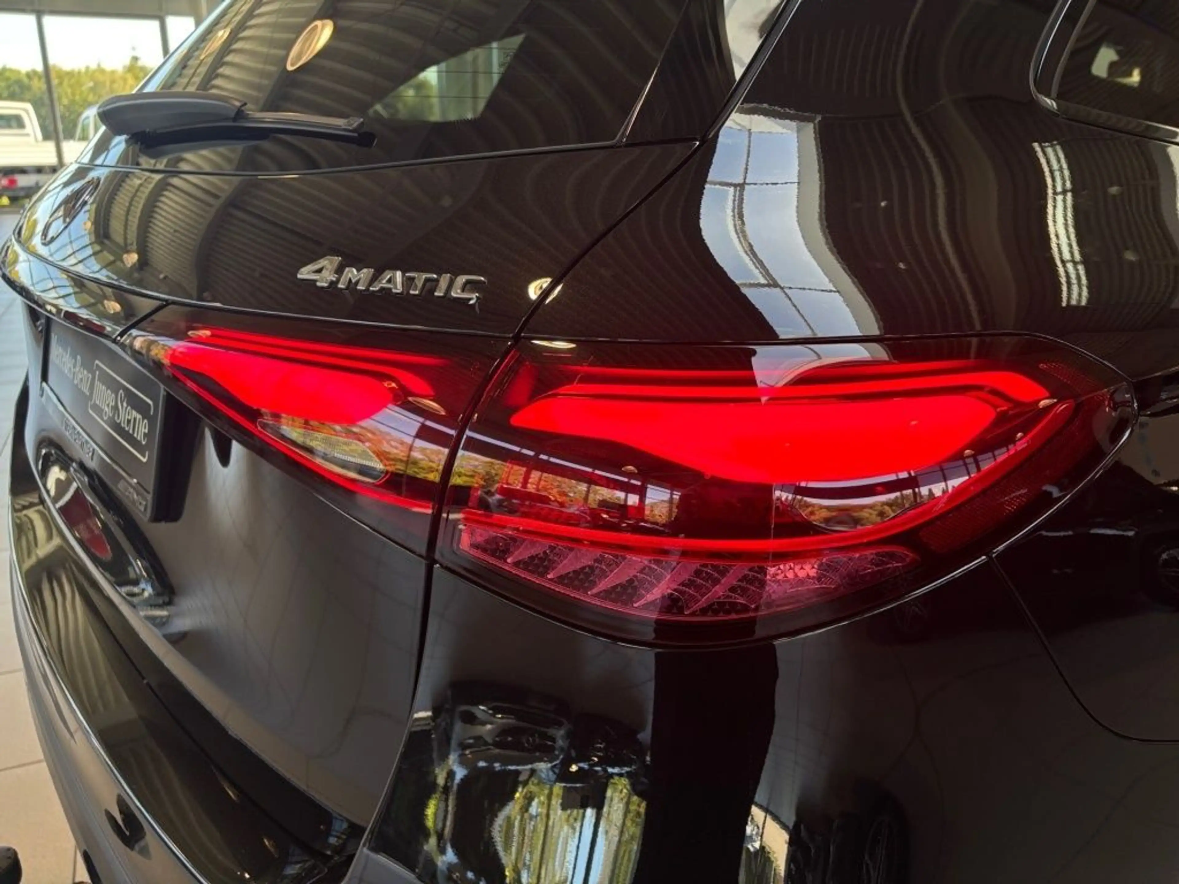 Mercedes-Benz GLC 400 e 4M AMG+LEDER+AHK+PANO+BURMESTER+KEYLES — photo 11