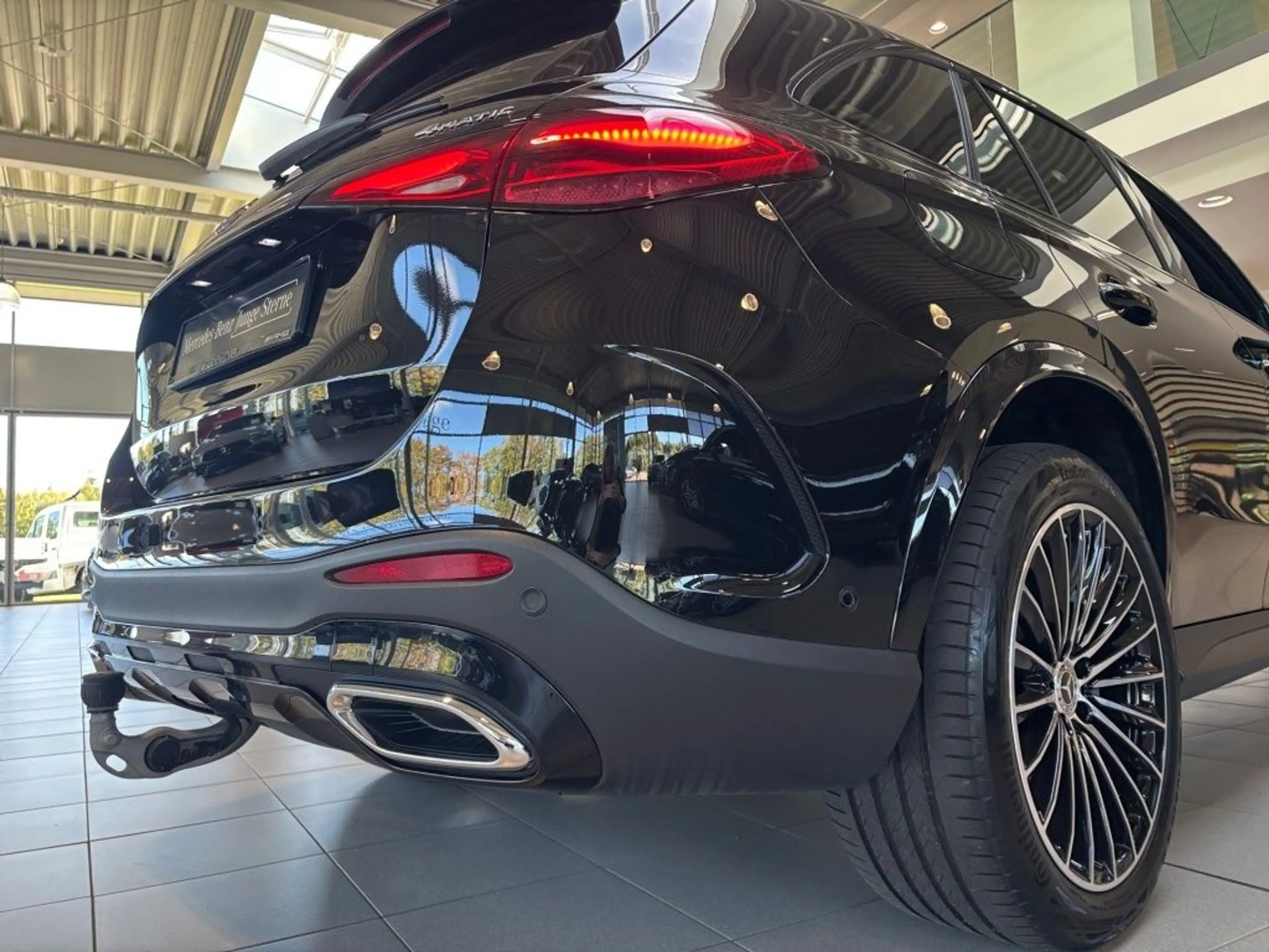 Mercedes-Benz GLC 400 e 4M AMG+LEDER+AHK+PANO+BURMESTER+KEYLES — photo 12