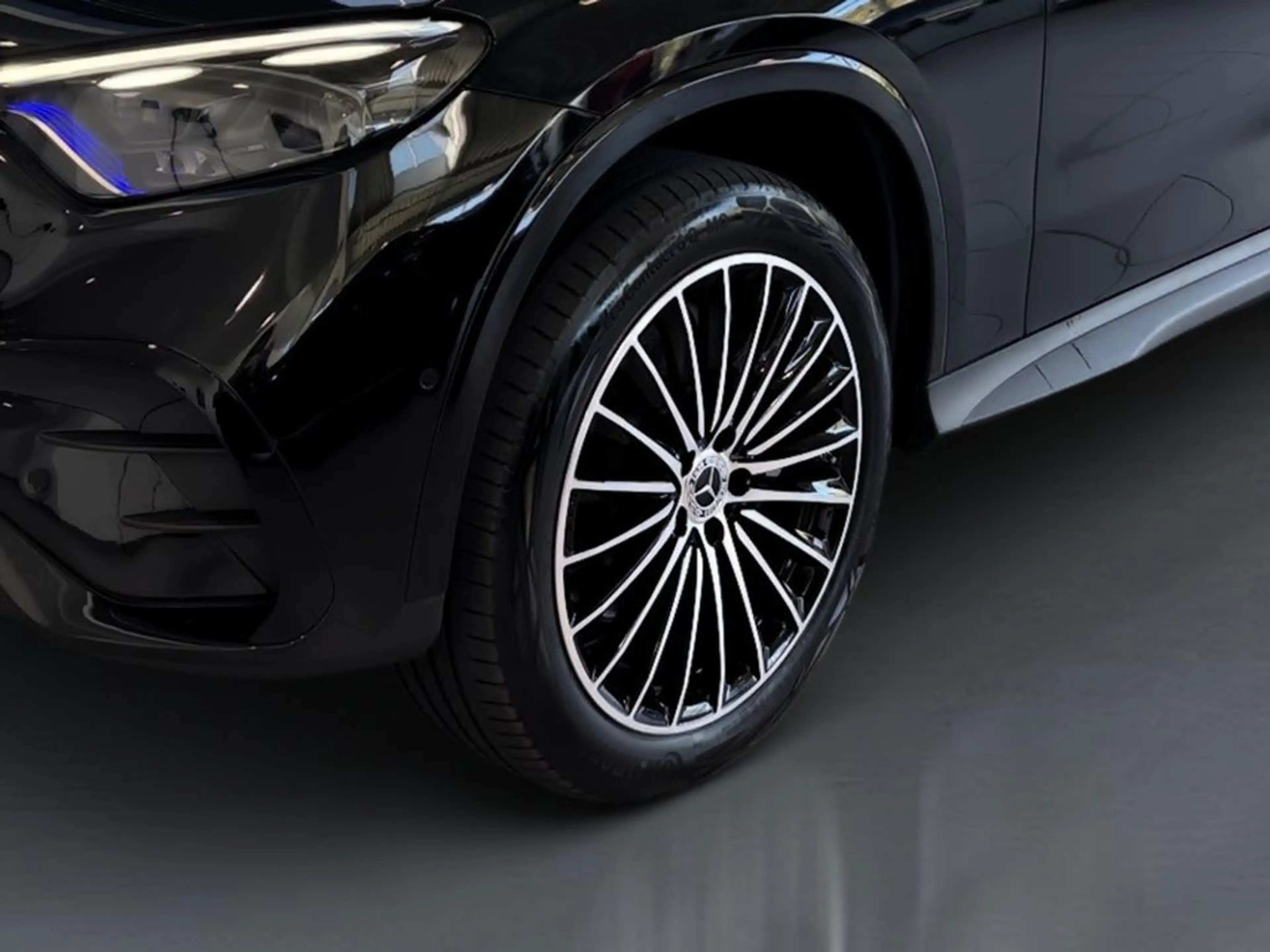 Mercedes-Benz GLC 400 e 4M AMG+LEDER+AHK+PANO+BURMESTER+KEYLES — photo 4