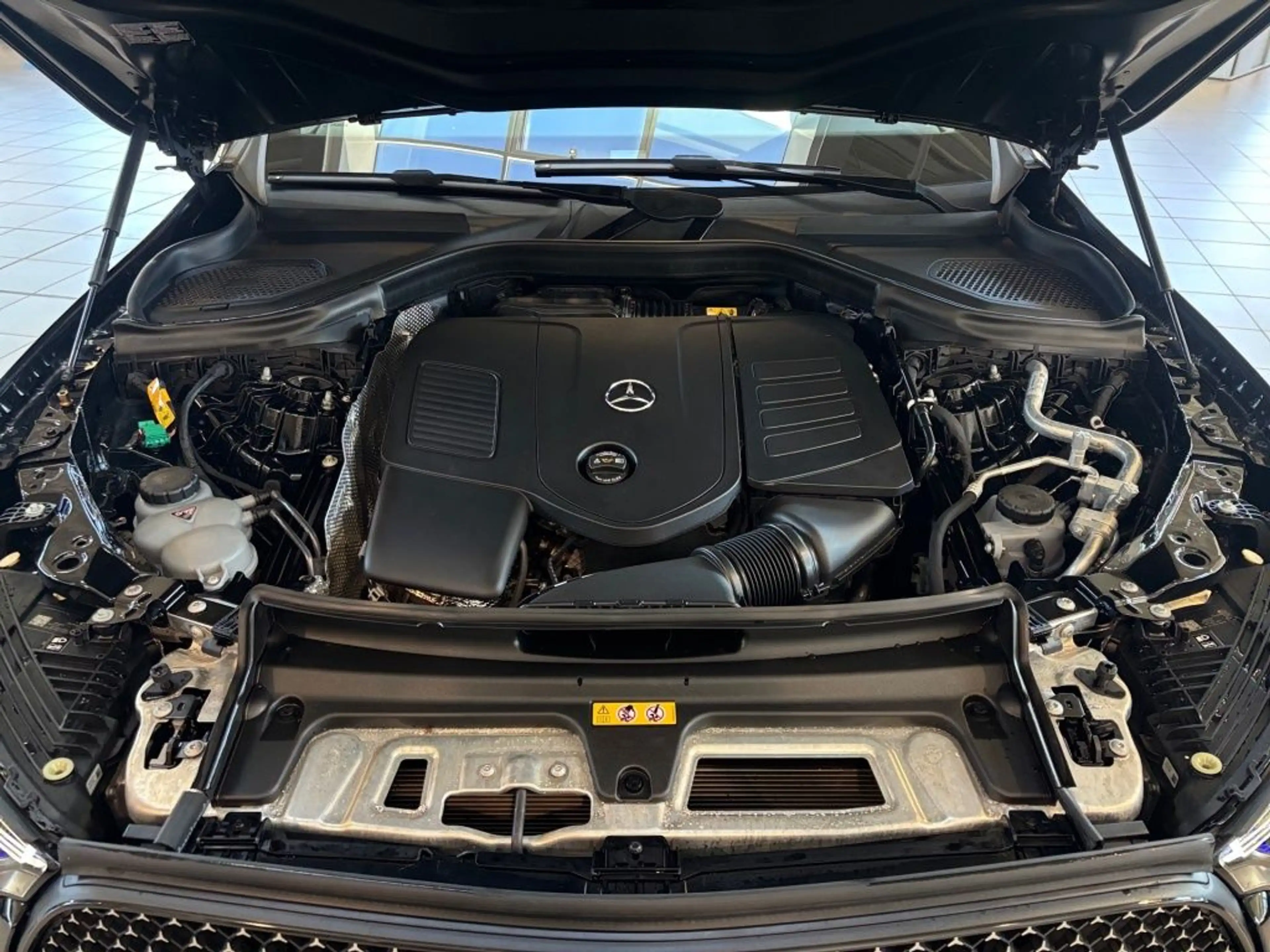 Mercedes-Benz GLC 400 e 4M AMG+LEDER+AHK+PANO+BURMESTER+KEYLES — photo 5