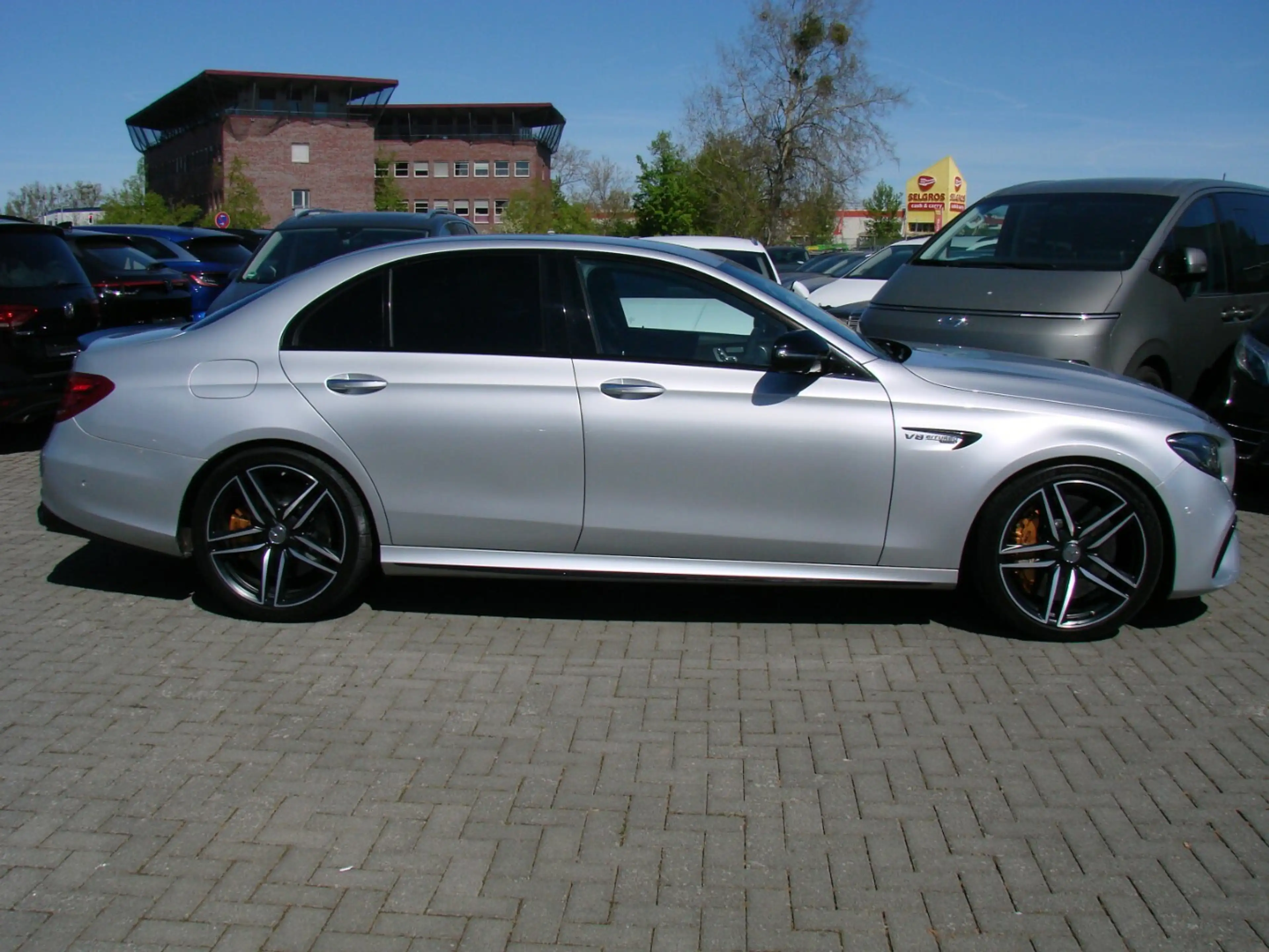 Mercedes-Benz E 63 AMG S 4MATIC+ 360° Keramik Burmester Carbon MultiBeam — photo 4