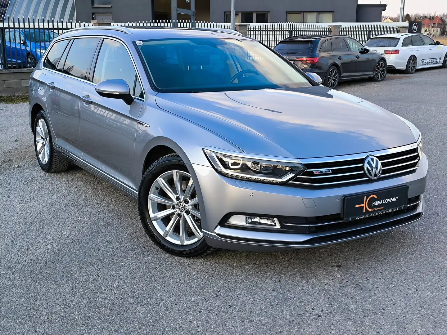 Volkswagen Passat Variant SCR Highline TDI 4Motion DSG Grijs - 1