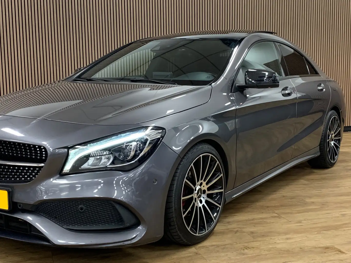 Mercedes-Benz CLA 200 Prestige AMG|Automaat|Opendak|Camera|Navigatie| Gri - 2