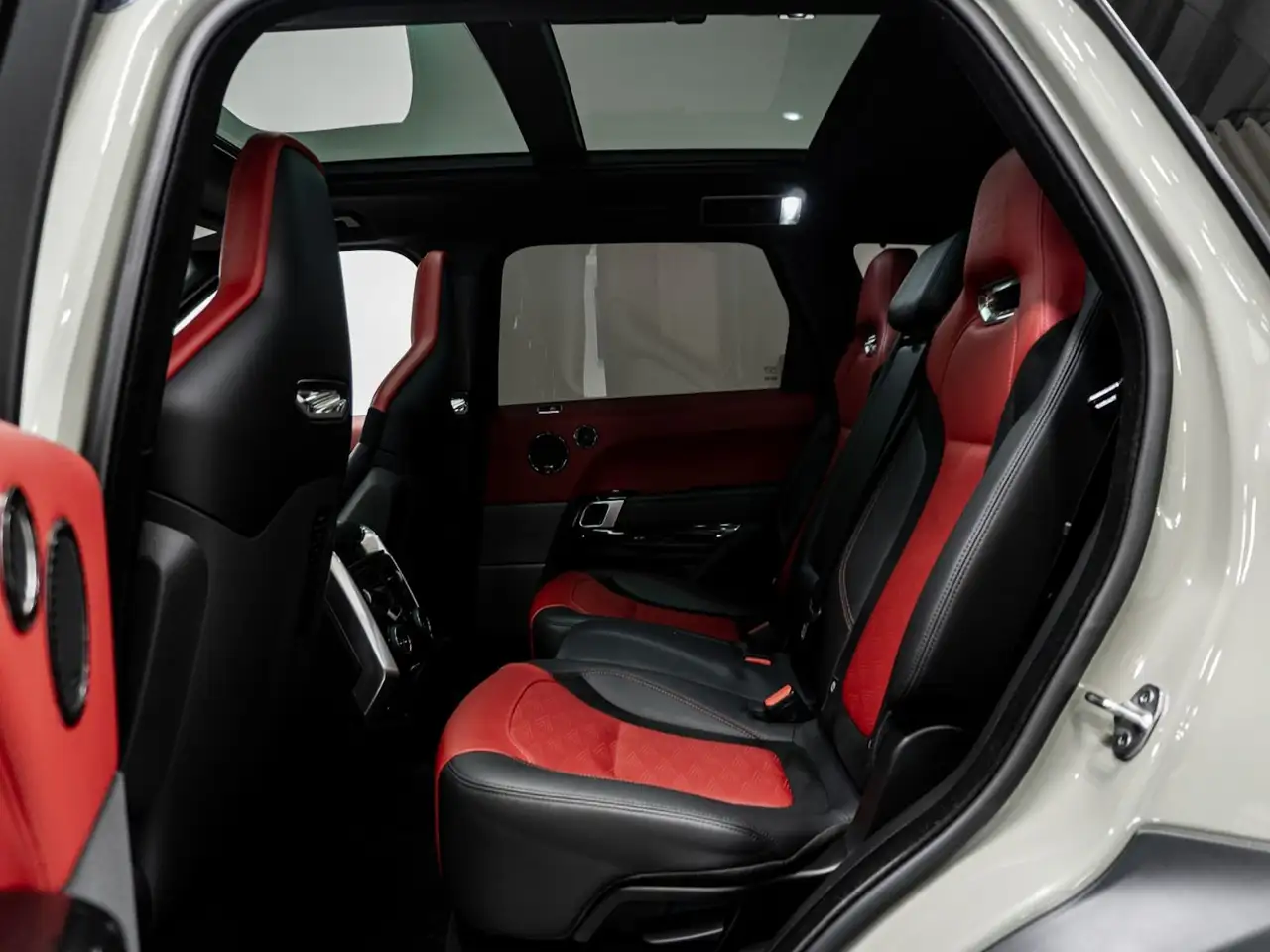Land Rover Range Rover Sport photo Land Rover Range Rover Sport