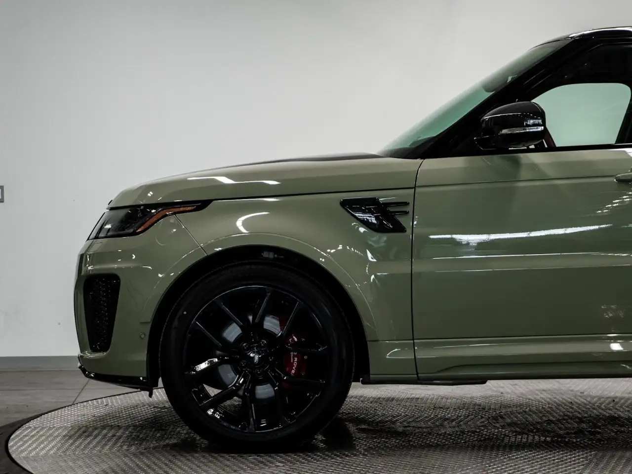 Land Rover Range Rover Sport photo Land Rover Range Rover Sport