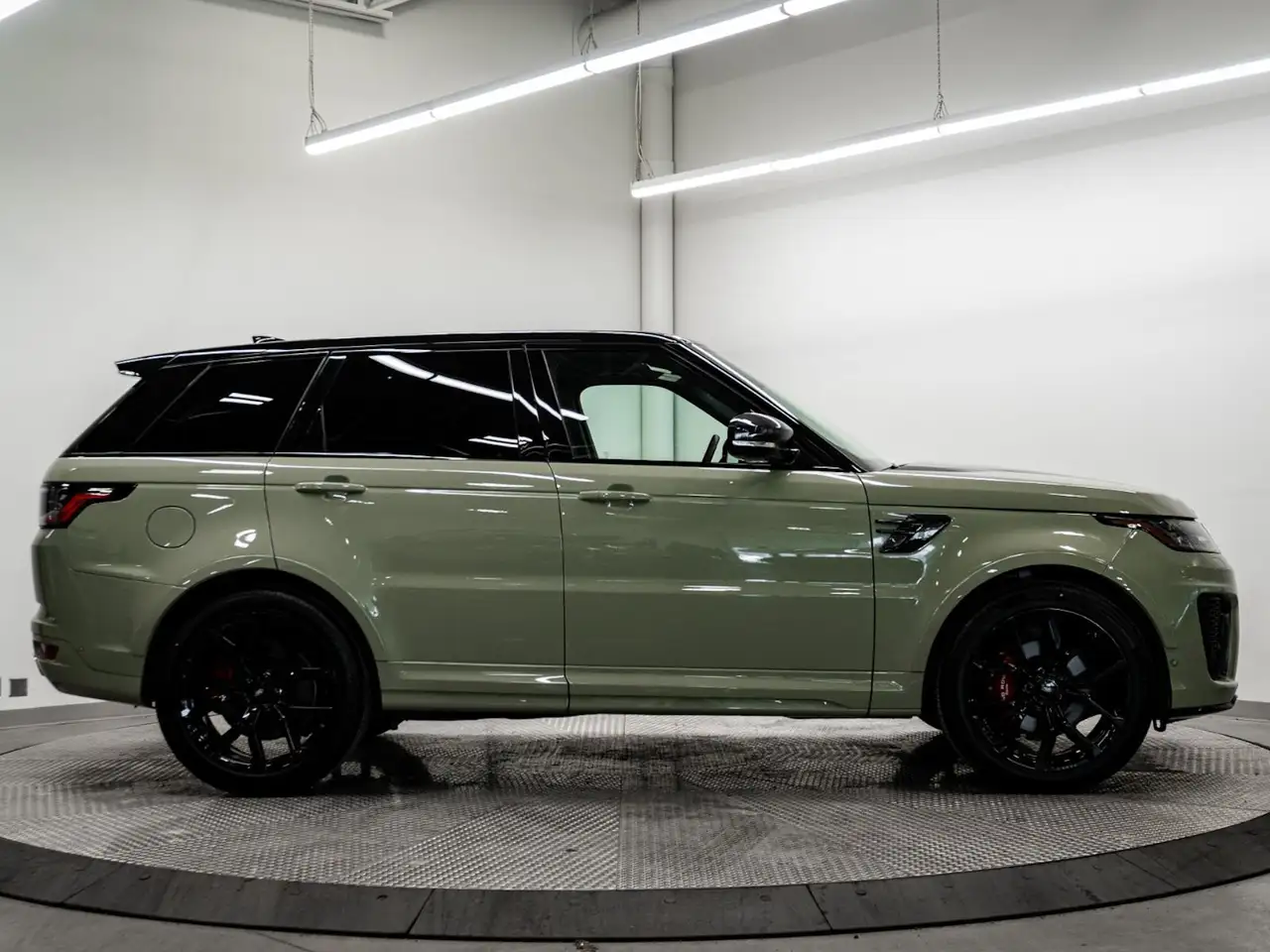 Land Rover Range Rover Sport photo Land Rover Range Rover Sport