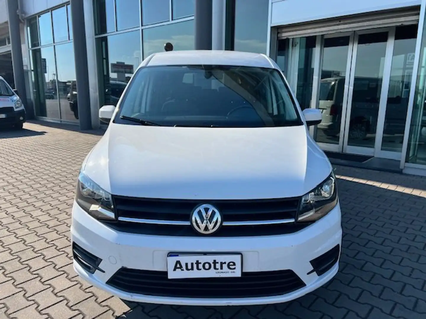 Volkswagen Caddy 2.0 TDI 102 CV DSG Comfortline Maxi 7 posti Bianco - 2