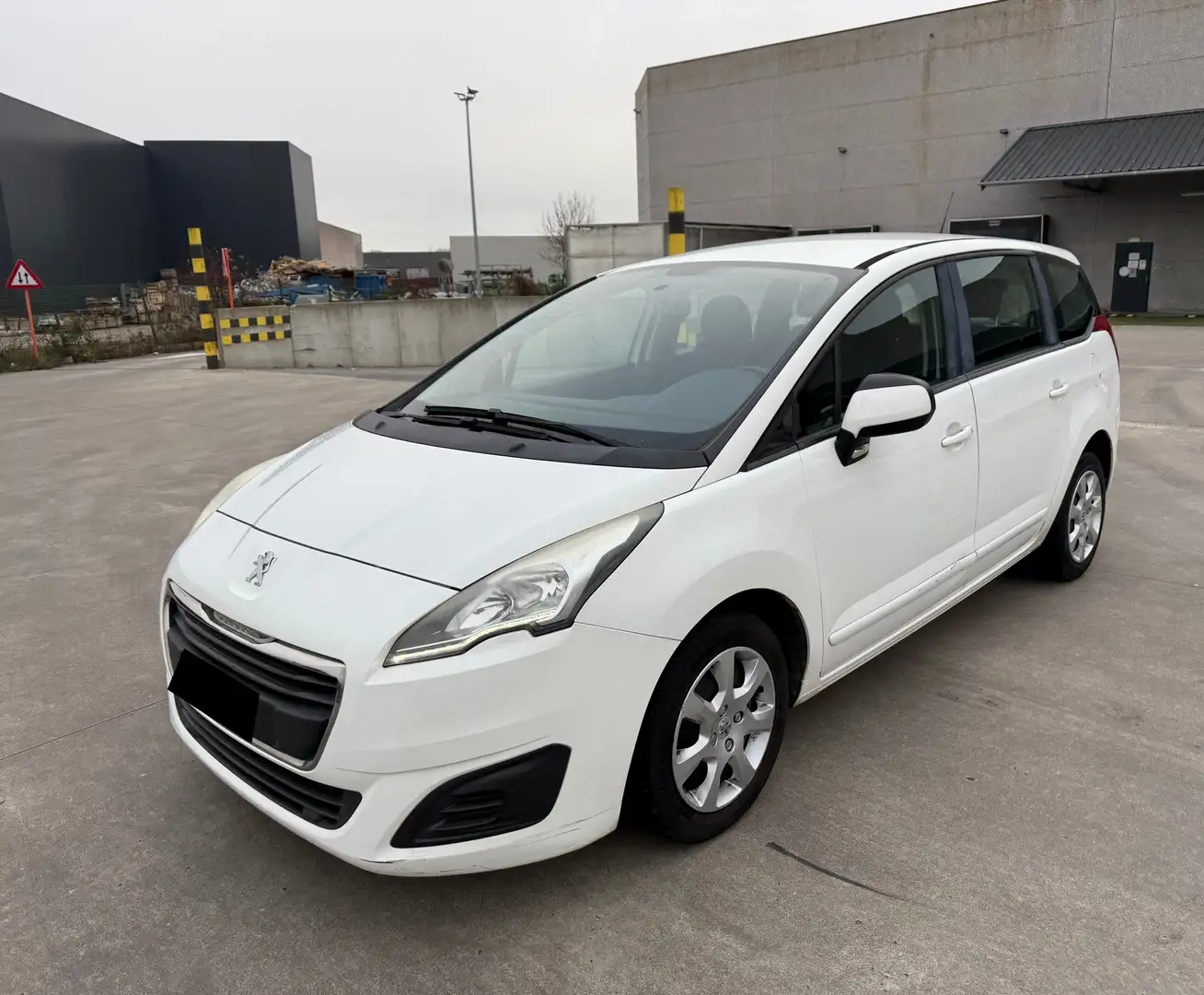 Peugeot 5008 1.6i Weiß - 1