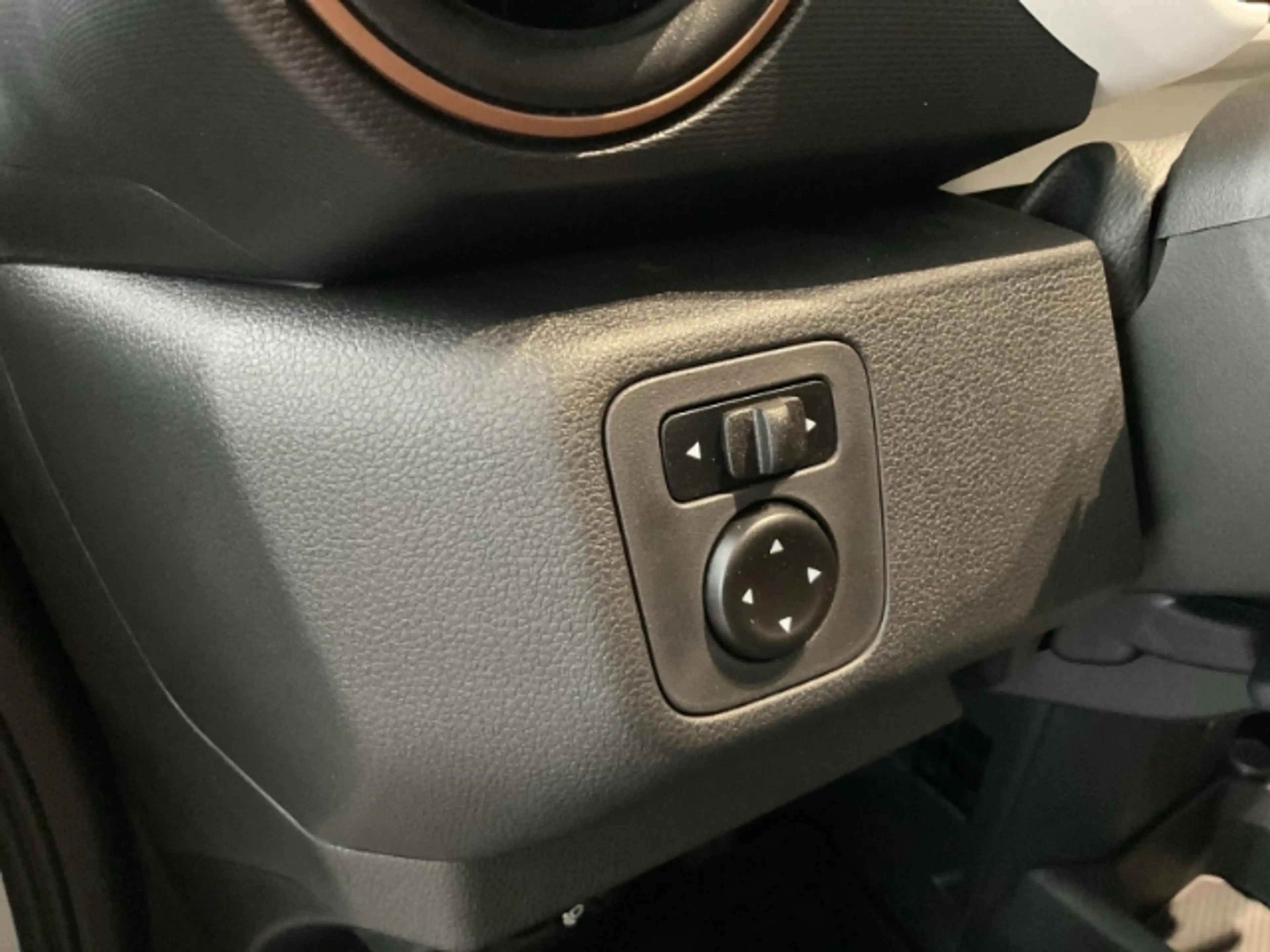 Dacia Spring Extreme Electric 100 MEDIA-NAVI EINPARKHILFE VORNE — photo 20