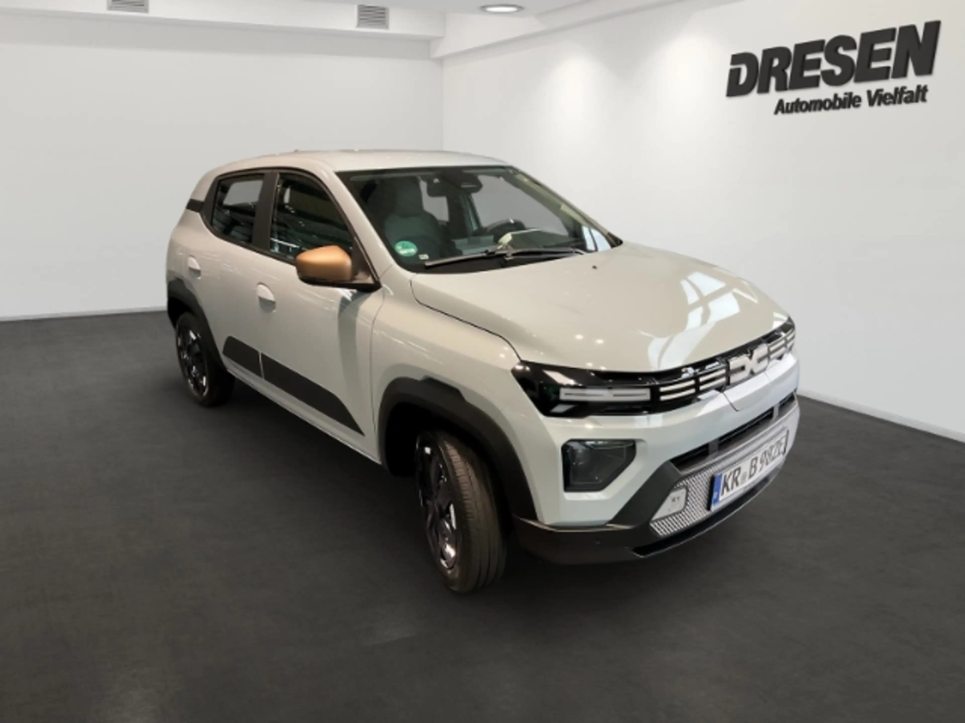 Dacia Spring Extreme Electric 100 MEDIA-NAVI EINPARKHILFE VORNE — photo 2