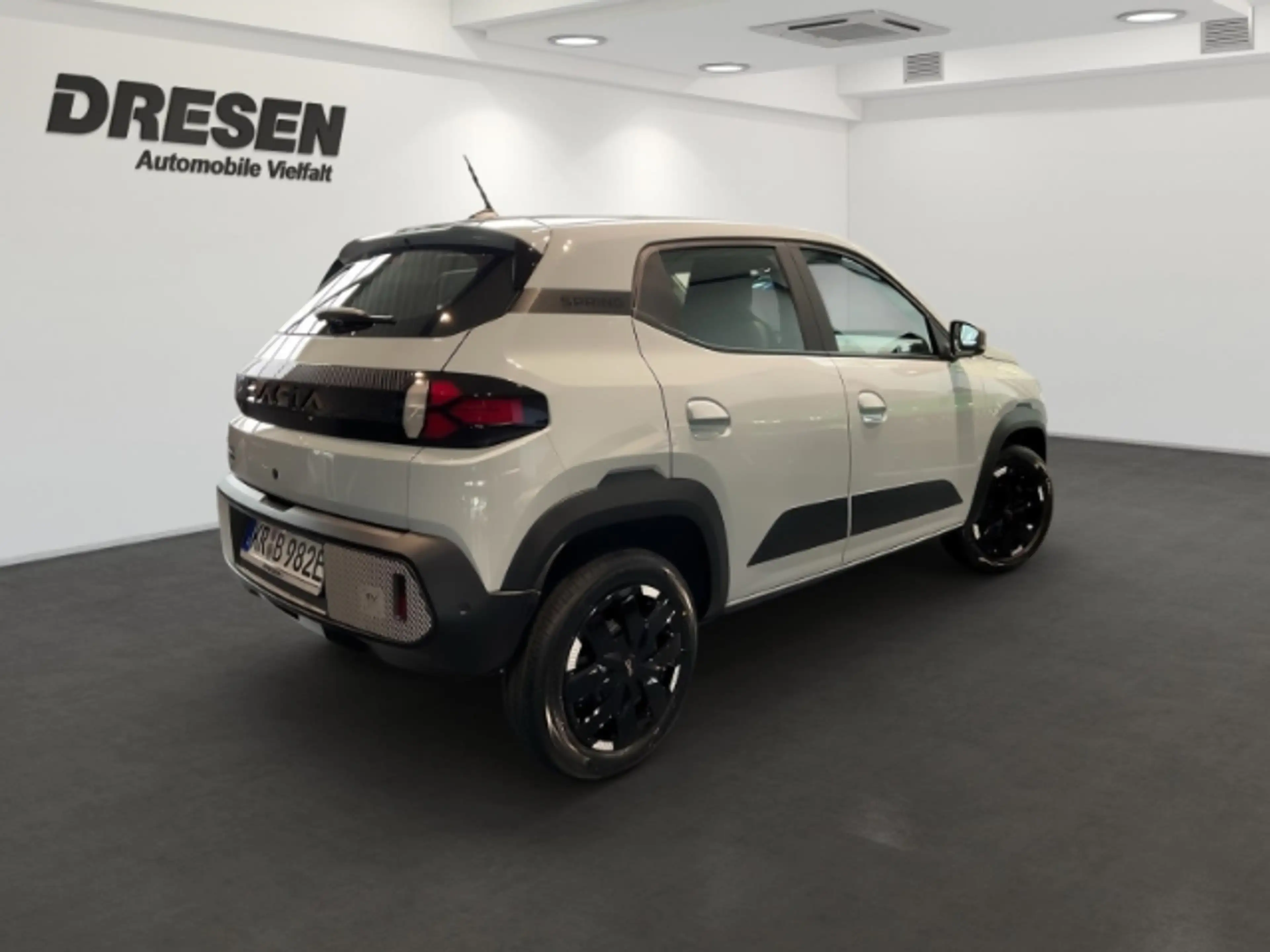 Dacia Spring Extreme Electric 100 MEDIA-NAVI EINPARKHILFE VORNE — photo 3