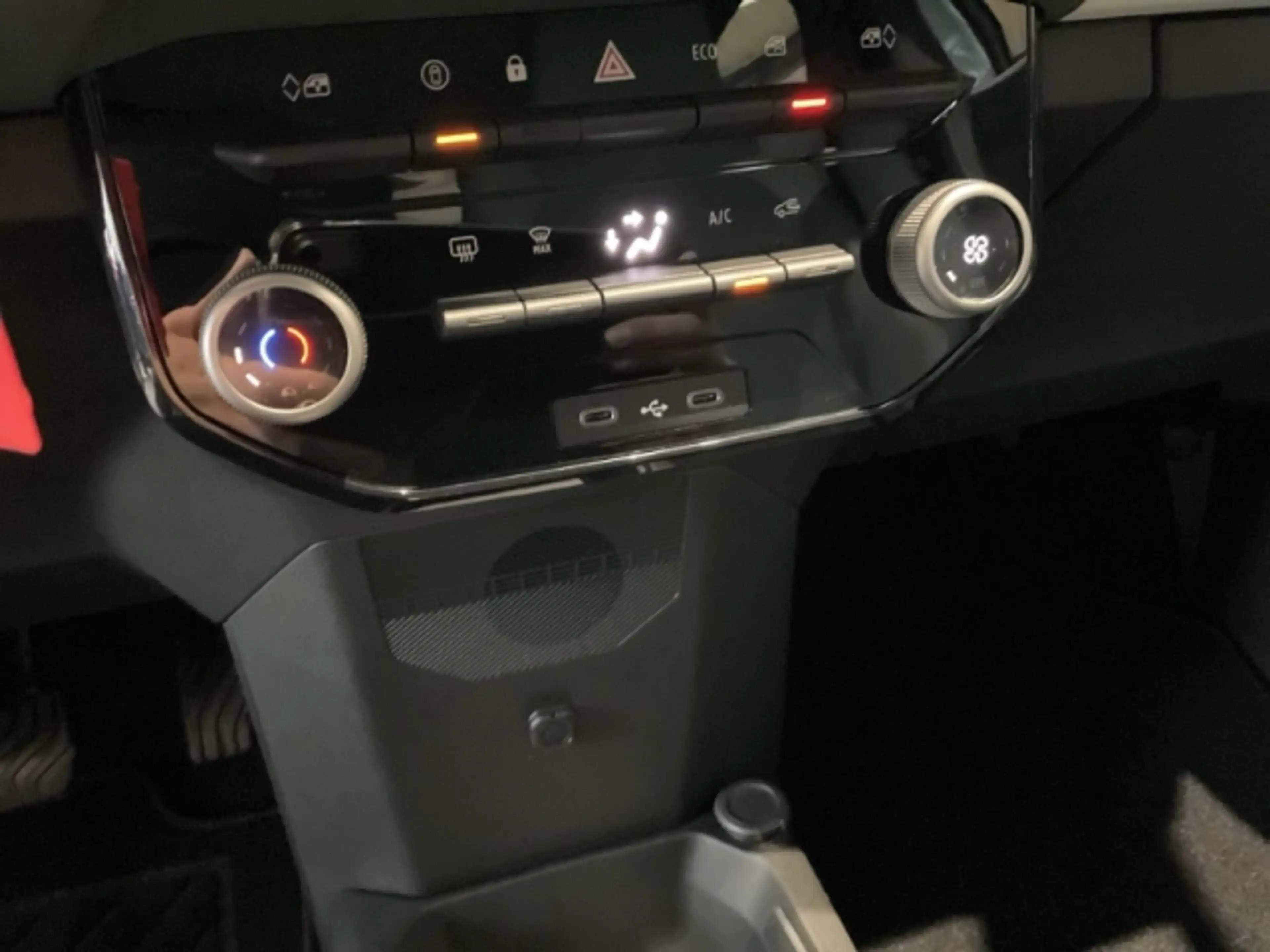 Dacia Spring Extreme Electric 100 MEDIA-NAVI EINPARKHILFE VORNE — photo 17